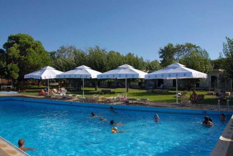 Ionian Beach Hotel Kalamaki  Esterno foto
